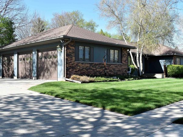 2113 Briardale Drive, Iowa Falls, IA 50126