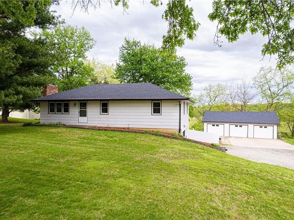 16929 State Route DD Highway, Savannah, MO 64485