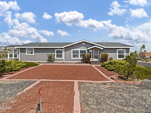 312 Phyllis Way, Silver Springs, NV 89429