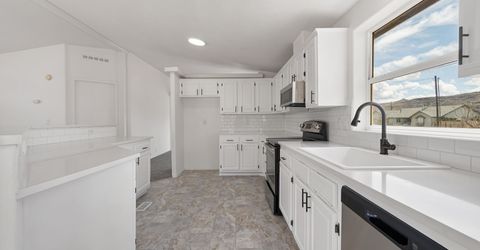 312 Phyllis Way, Silver Springs, NV 89429 Photo