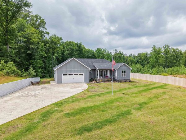 61 BEECHAM LN, Lexington, TN 38351