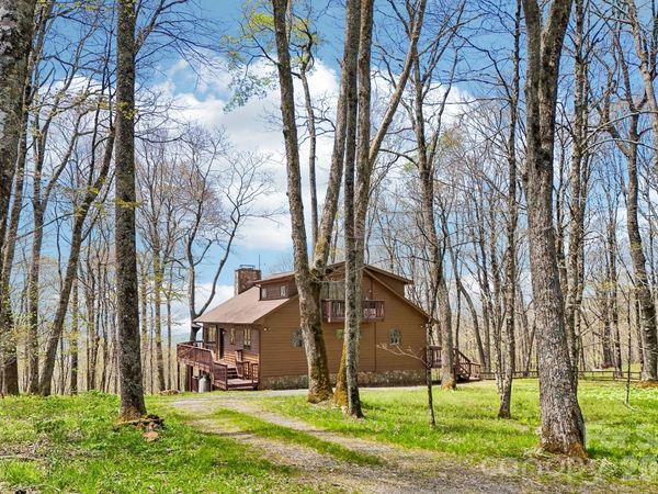 34 Wolfs Head Court , Mars Hill, NC 28754