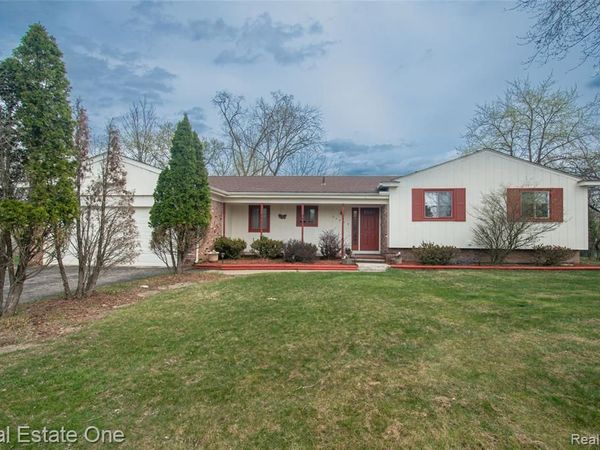 24690 Lakeland Street , Farmington Hills, MI 48336