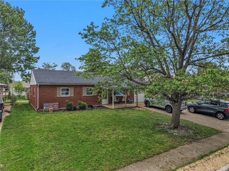 309 Lutz Drive, Englewood, OH 45322 Photo 3