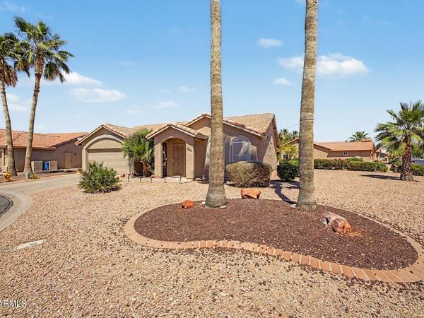 1860 E GLENEAGLE Drive, Chandler, AZ 85249