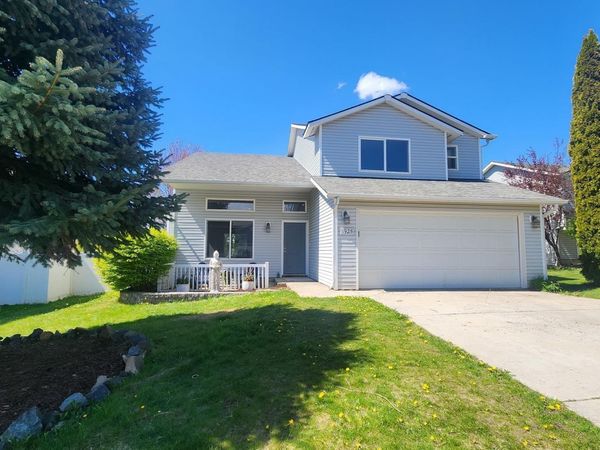 1925 NW Arcadia, Pullman, WA 99163