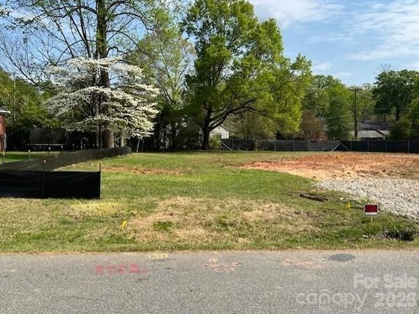 110 Heathwood Road, Charlotte, NC 28211