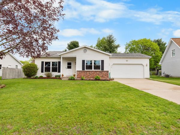 311 Oak Tree Drive, Clinton, MI 49236