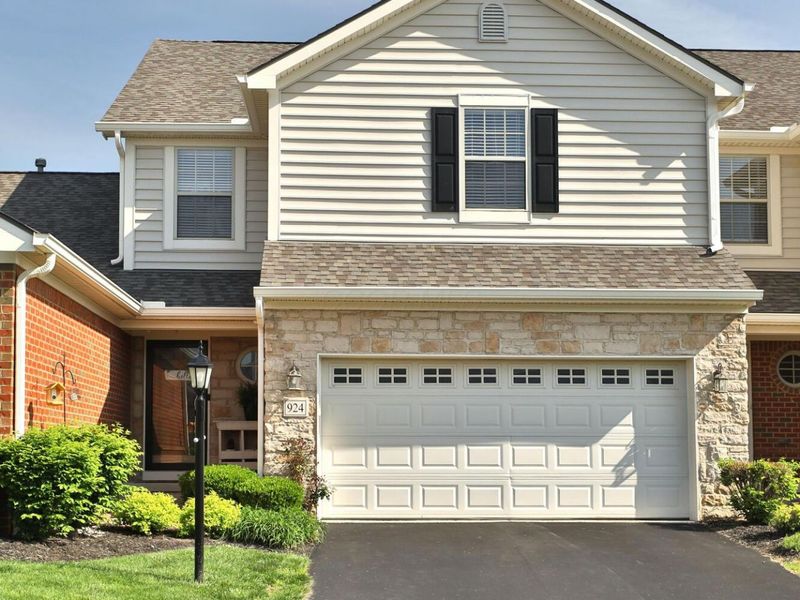 924 Chara Lane, Columbus, OH 43240 Photo 1