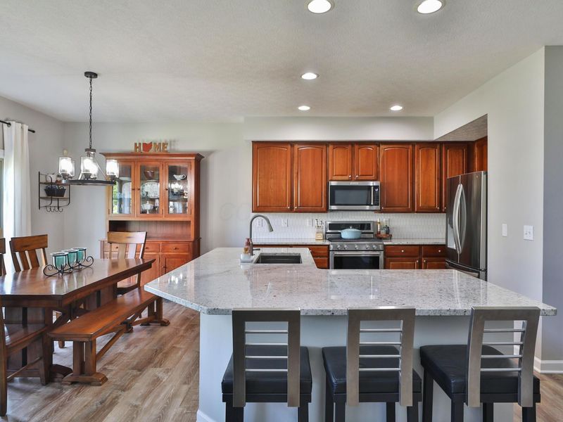924 Chara Lane, Columbus, OH 43240 Photo 7