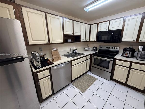 9270 Fontainebleau Blvd , Unit 102, Miami, FL 33172