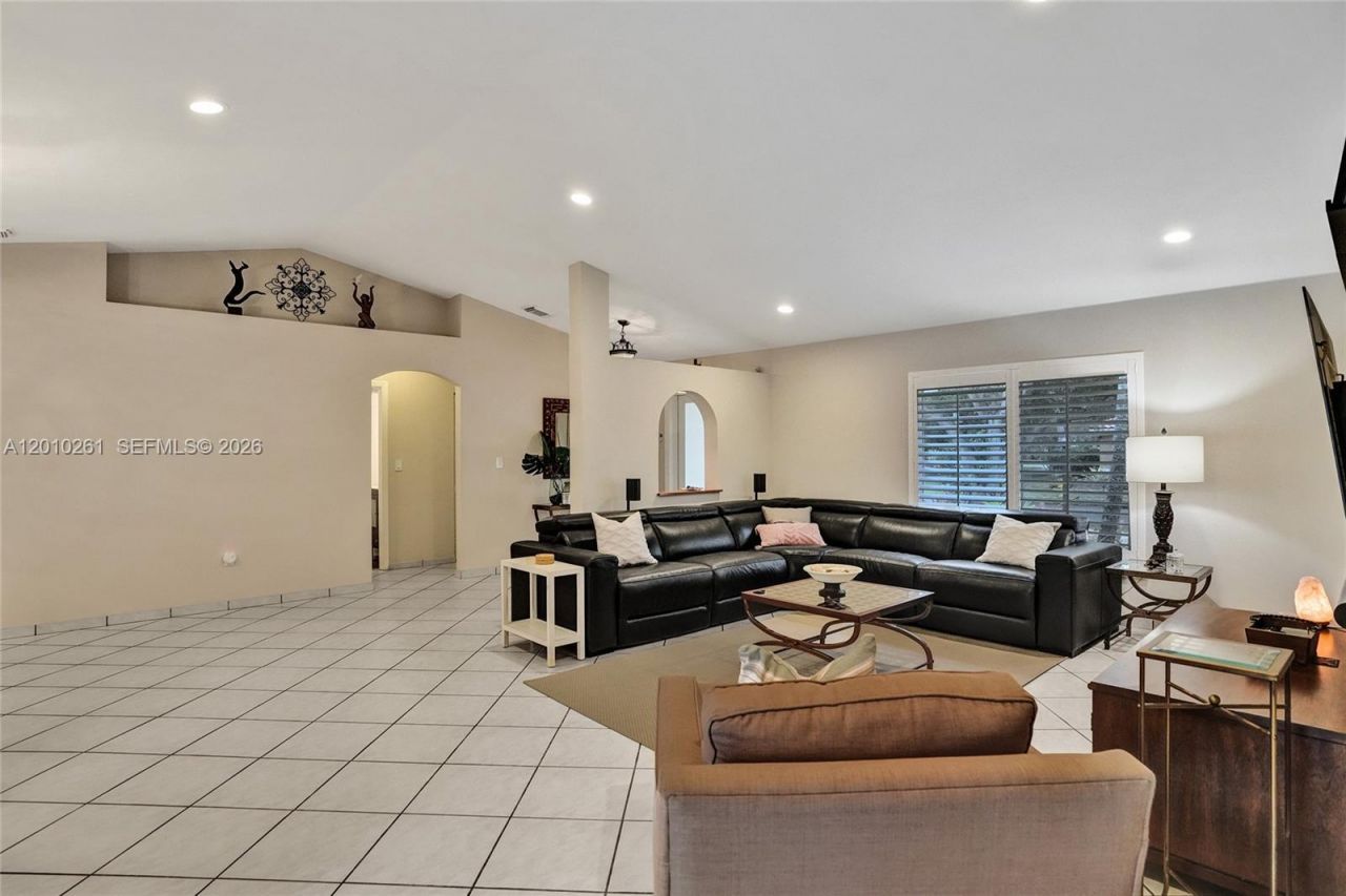 13621 SW 18th St , Miramar, FL 33027 Photo