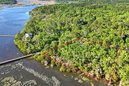 75 Island Way photo 4