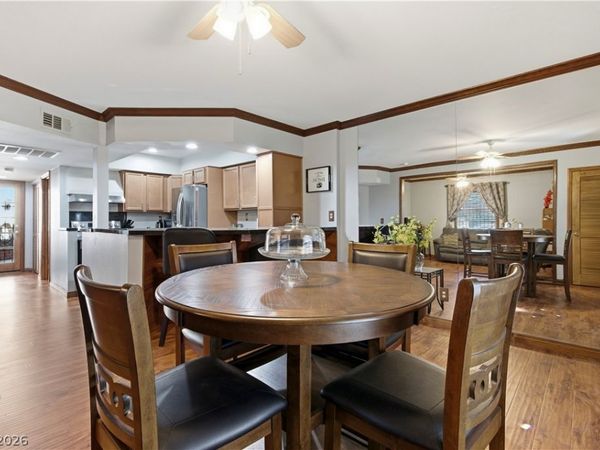 434 Las Casitas Way, Las Vegas, NV 89121