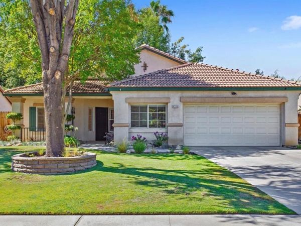 8504 Lighthouse Drive, Bakersfield, CA 93312