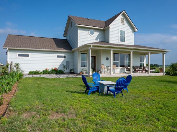 1662 County Road 465 , Coupland, TX 78615