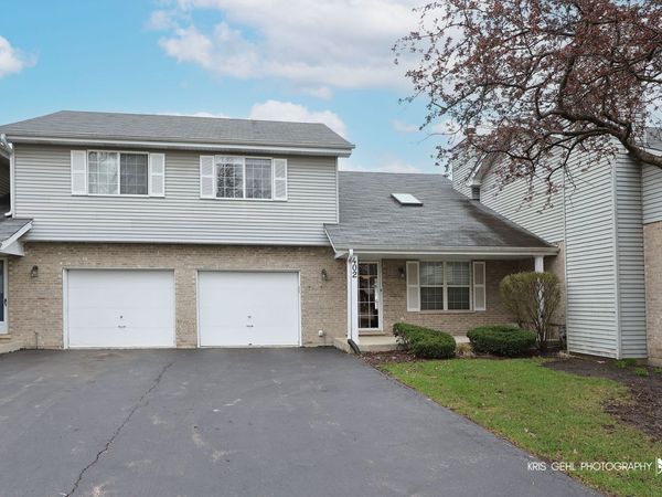 402 S Frontenac Street , Aurora, IL 60504