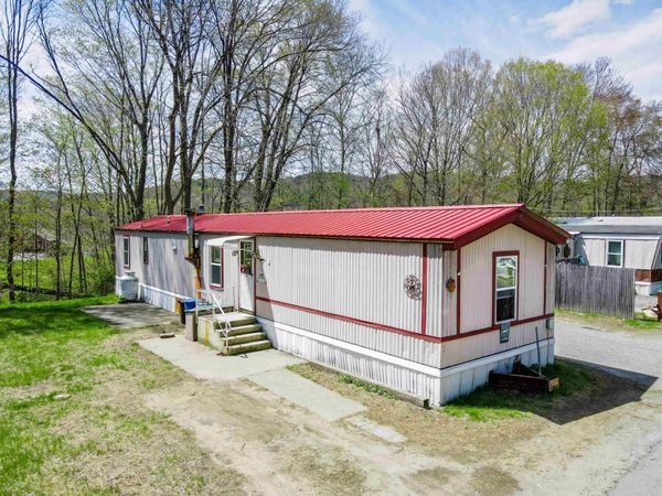 3 Lower Landing Mhp, Charlestown, NH 03603