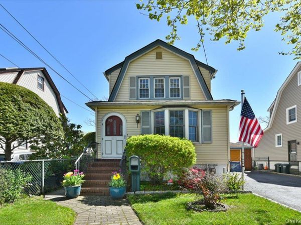 83 Cambridge Street , Valley Stream, NY 11581