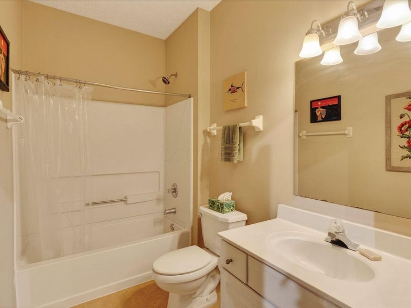 6155 Pelican Pointe, Unit 104, Columbus, OH 43231 Photo 12