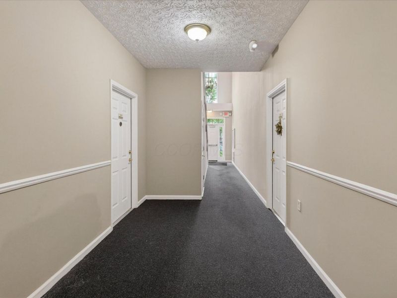 6155 Pelican Pointe, Unit 104, Columbus, OH 43231 Photo 4