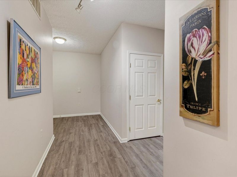 6155 Pelican Pointe, Unit 104, Columbus, OH 43231 Photo 8