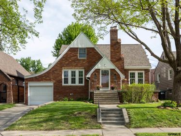 6014 Poppleton Avenue , Omaha, NE 68106