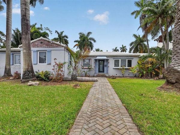 900 Tyler St , Hollywood, FL 33019