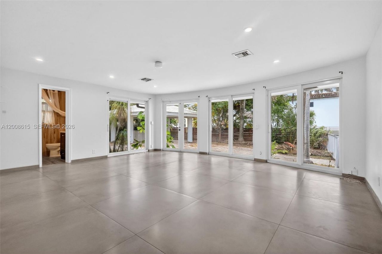 900 Tyler St, Hollywood, FL 33019 Photo