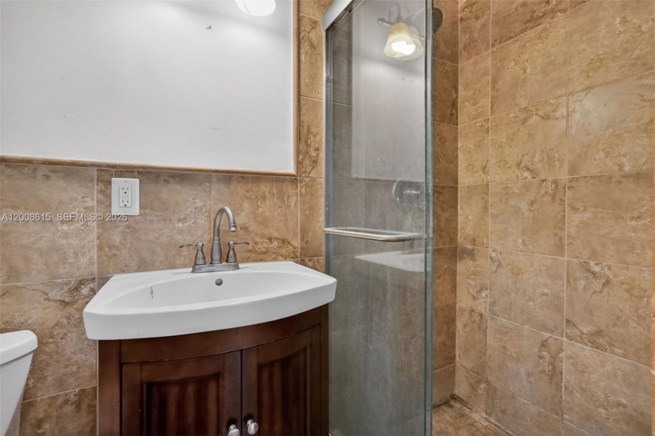 900 Tyler St, Hollywood, FL 33019 Photo