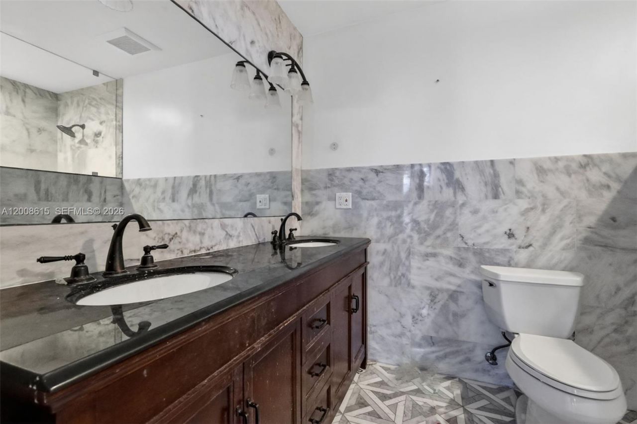900 Tyler St, Hollywood, FL 33019 Photo