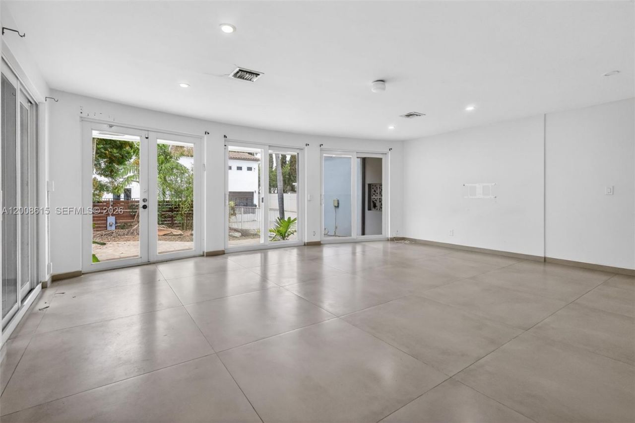 900 Tyler St, Hollywood, FL 33019 Photo