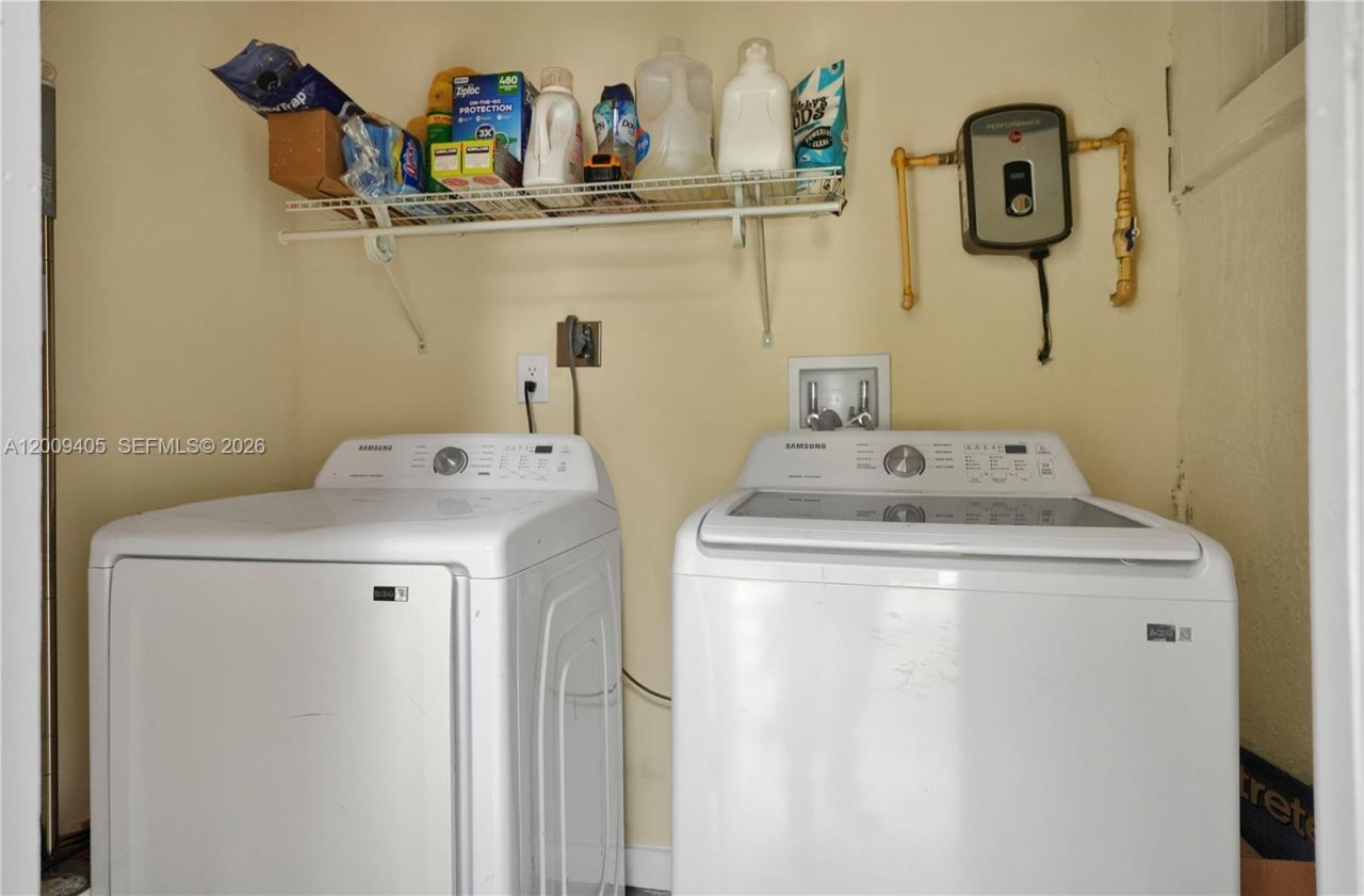 2113 NW 93rd St , Miami, FL 33147 Photo
