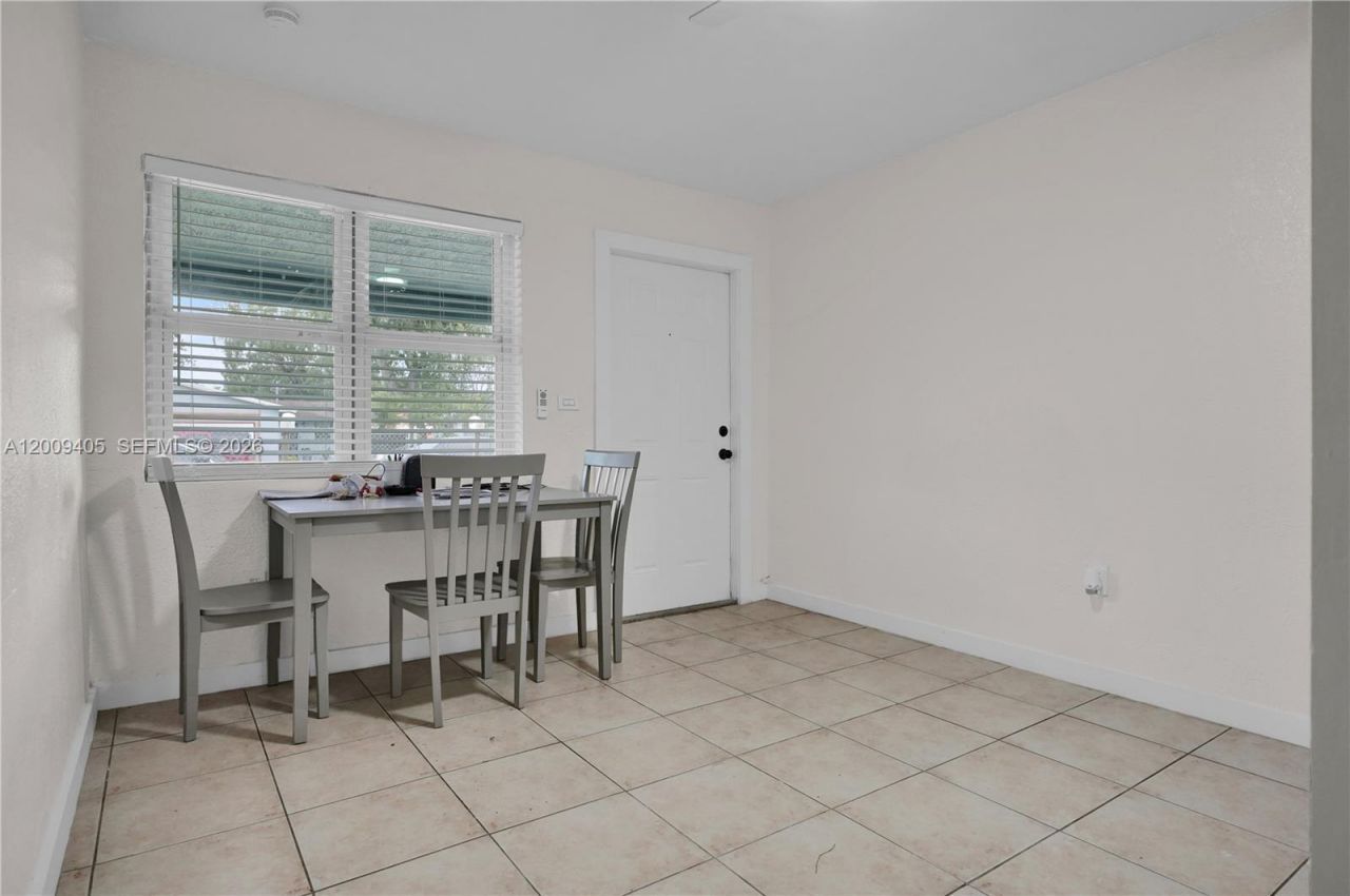 2113 NW 93rd St , Miami, FL 33147 Photo