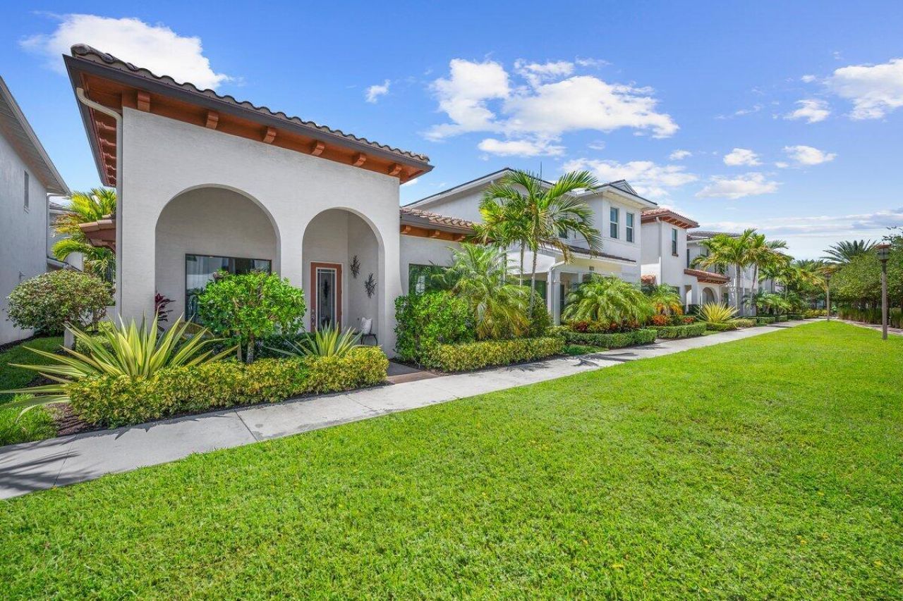 7041 Edison Place, Palm Beach Gardens, FL 33418 Photo