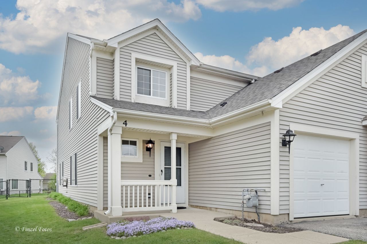 4 Crimson Court, Lake in the Hills, IL 60156 Main Photo