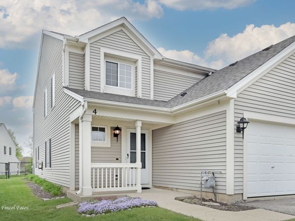 4 Crimson Court , Lake In The Hills, IL 60156