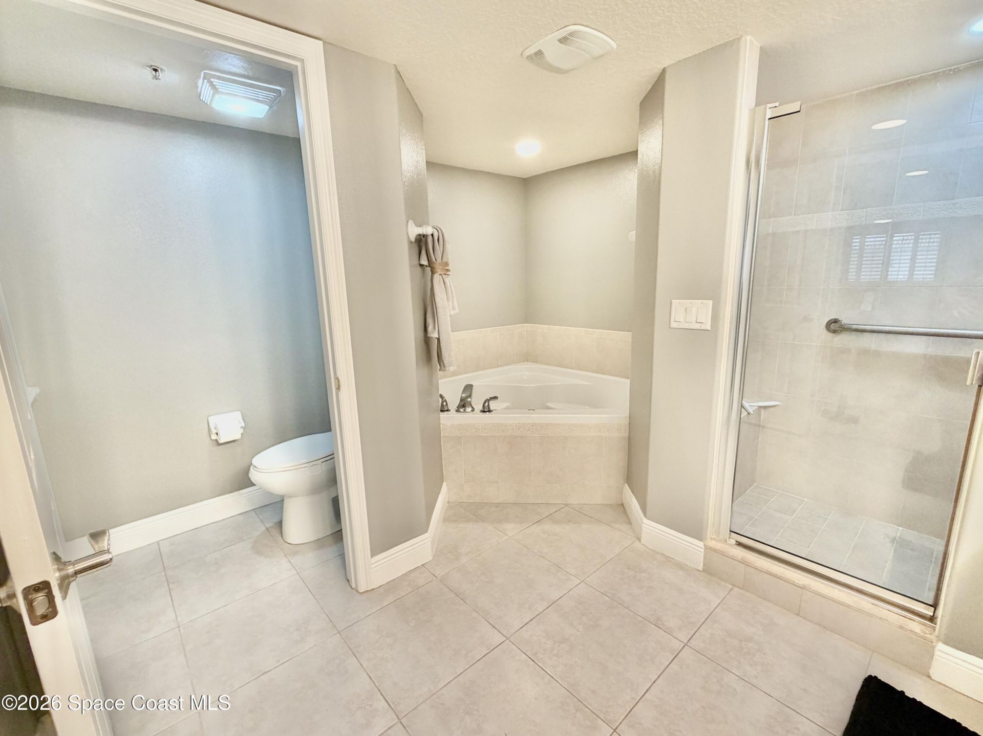 551 Casa Bella Drive, Unit 204, Cape Canaveral, FL 32920 Photo
