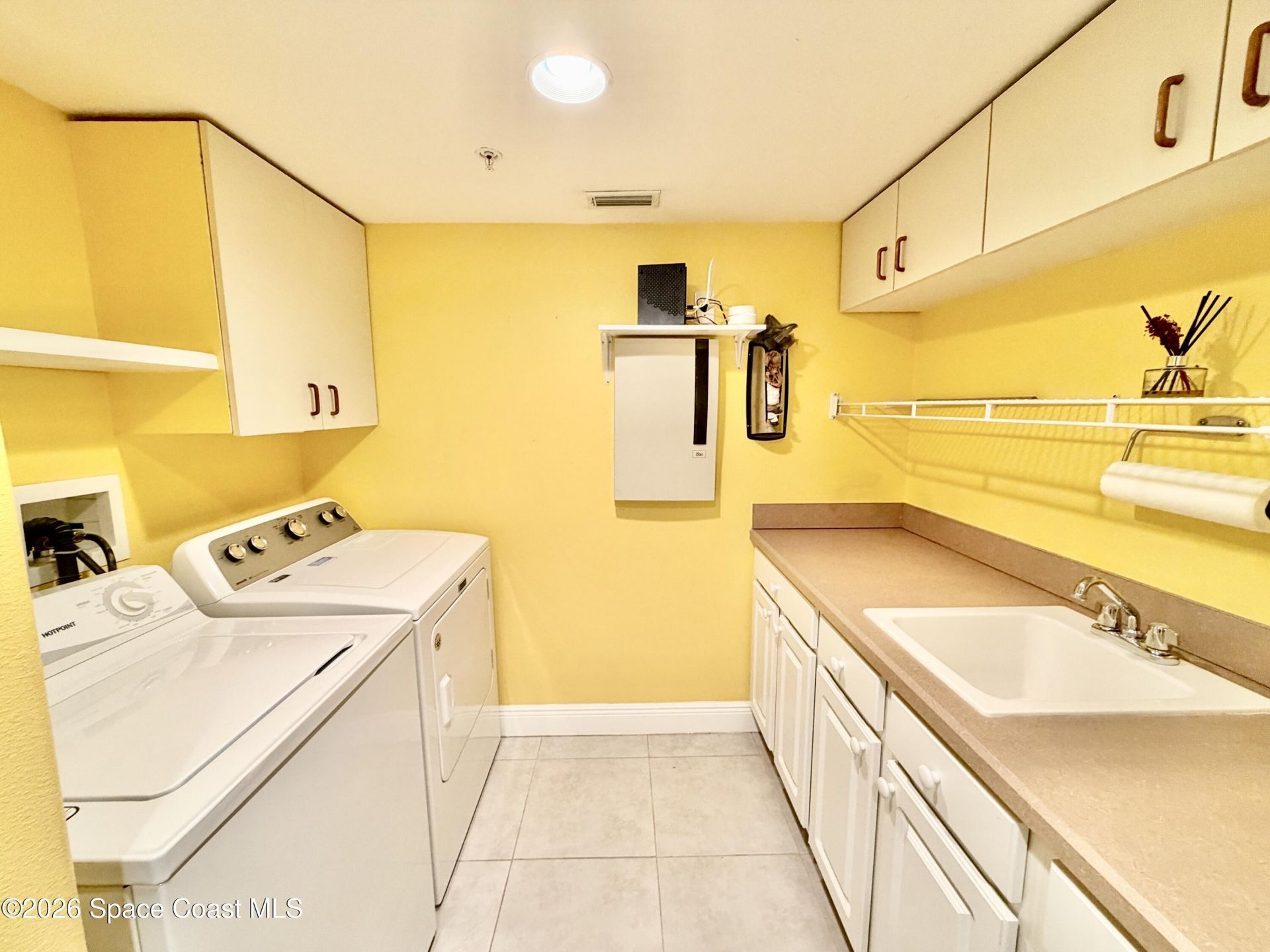 551 Casa Bella Drive, Unit 204, Cape Canaveral, FL 32920 Photo