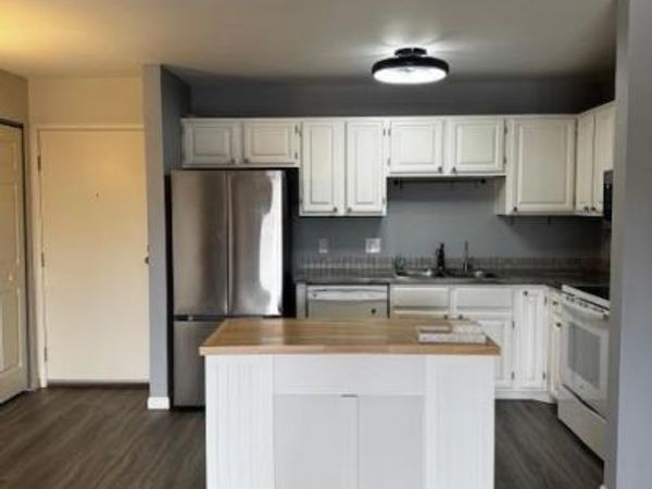 10441 Greenbrier Road , Unit 318, Minnetonka, MN 55305