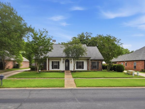 2040 Oakcliff Dr, Baton Rouge, LA 70810