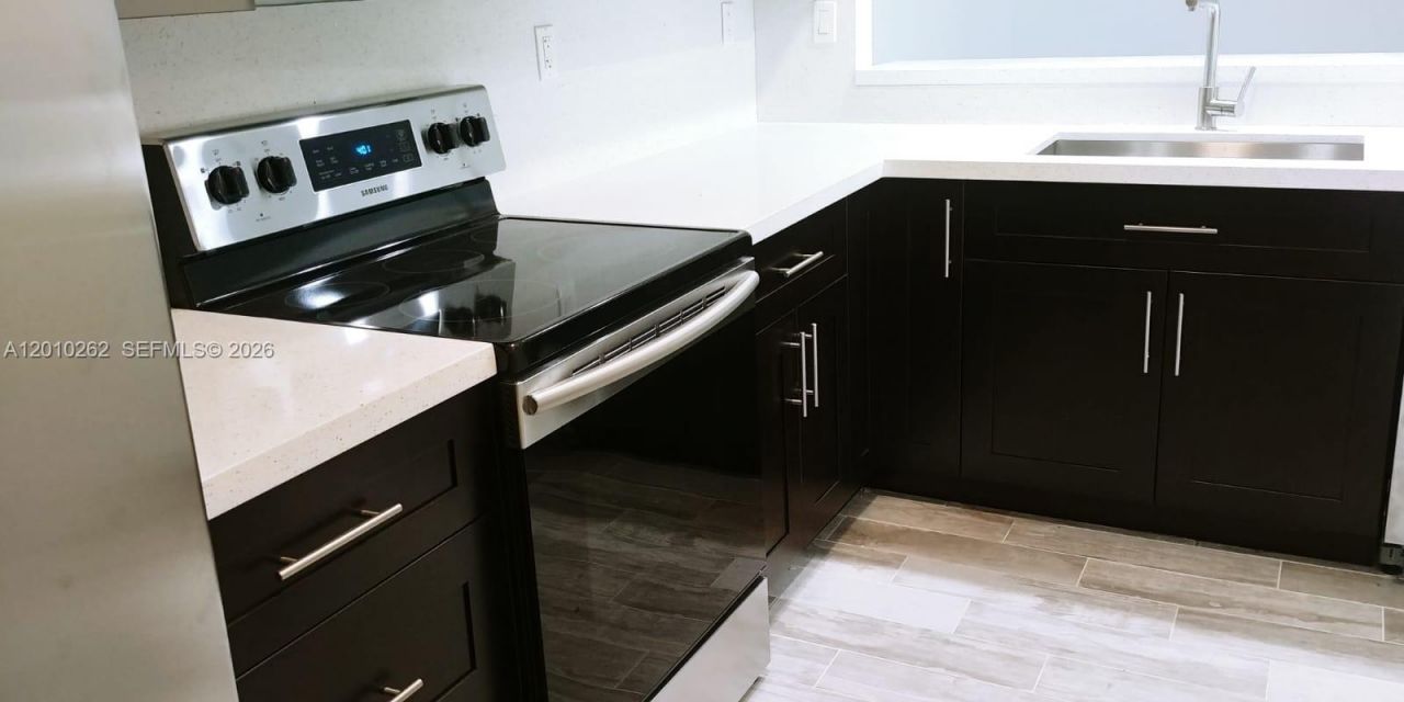 8590 SW 212th St, Unit 303, Cutler Bay, FL 33189 Photo