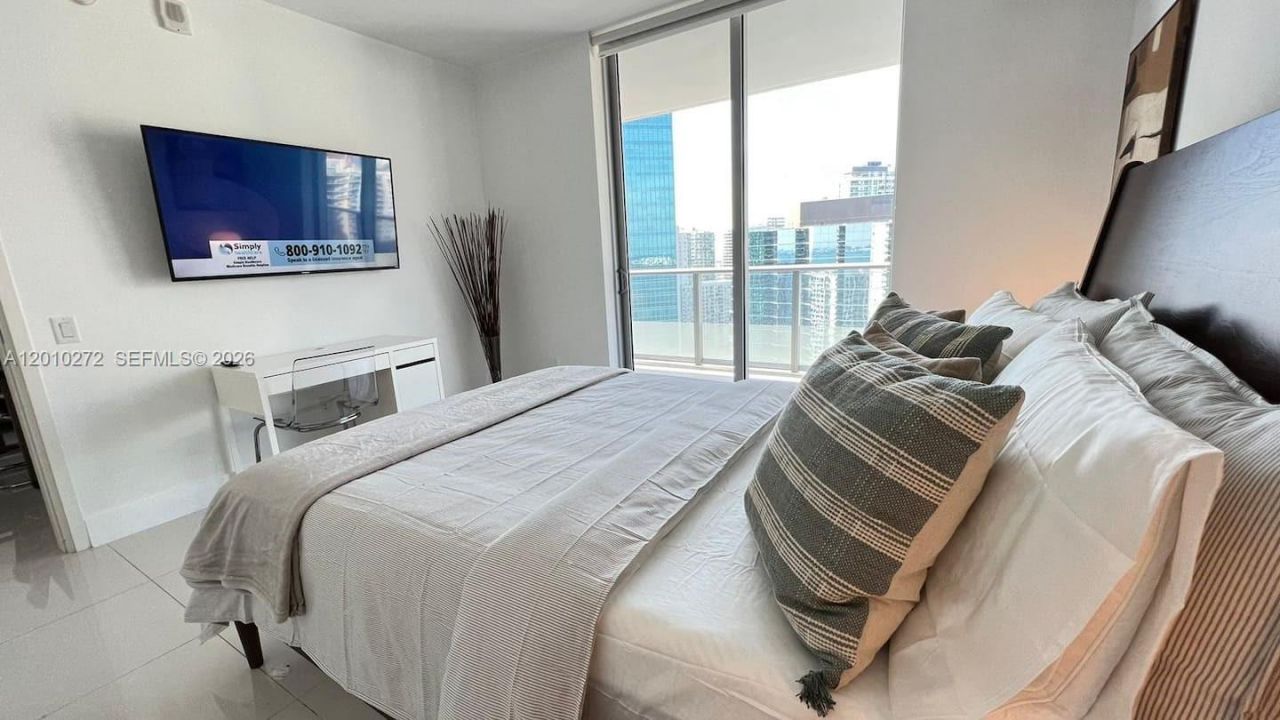 1300 Brickell Bay Dr, Unit 3400, Miami, FL 33131 Photo