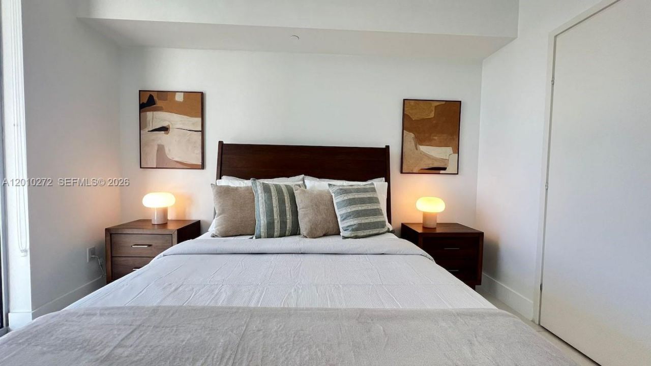 1300 Brickell Bay Dr, Unit 3400, Miami, FL 33131 Photo