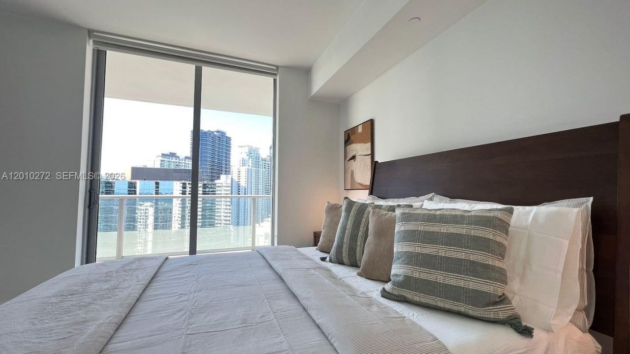 1300 Brickell Bay Dr, Unit 3400, Miami, FL 33131 Photo