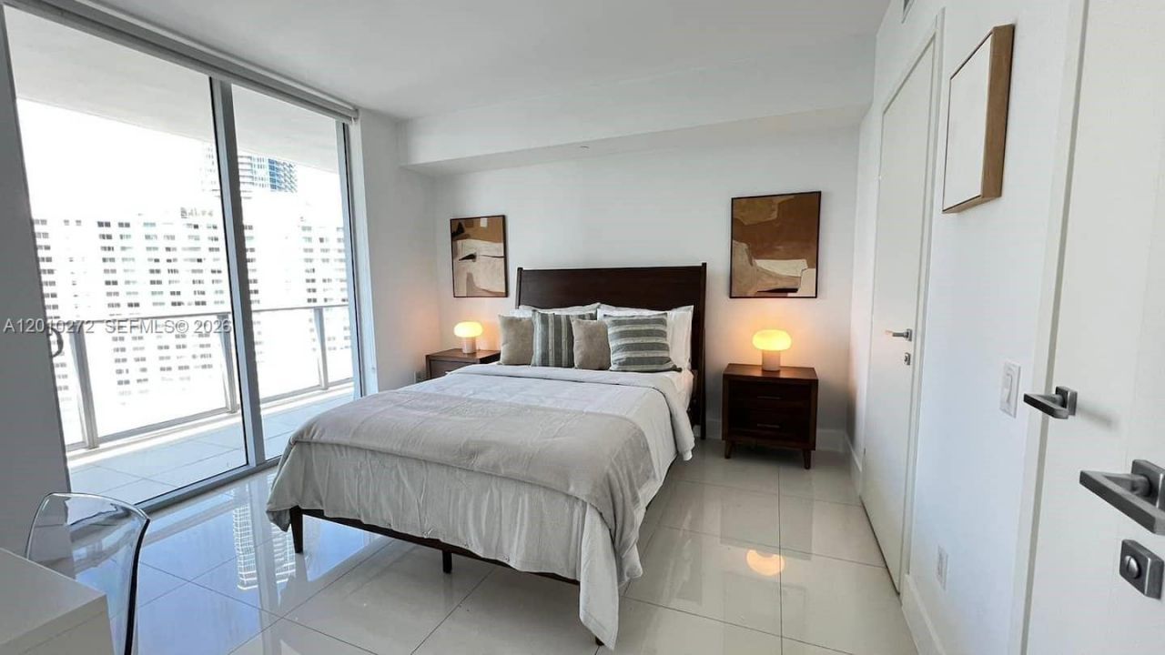 1300 Brickell Bay Dr, Unit 3400, Miami, FL 33131 Photo