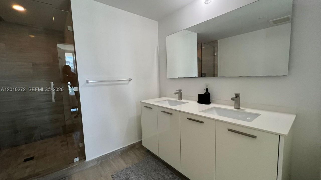 1300 Brickell Bay Dr, Unit 3400, Miami, FL 33131 Photo