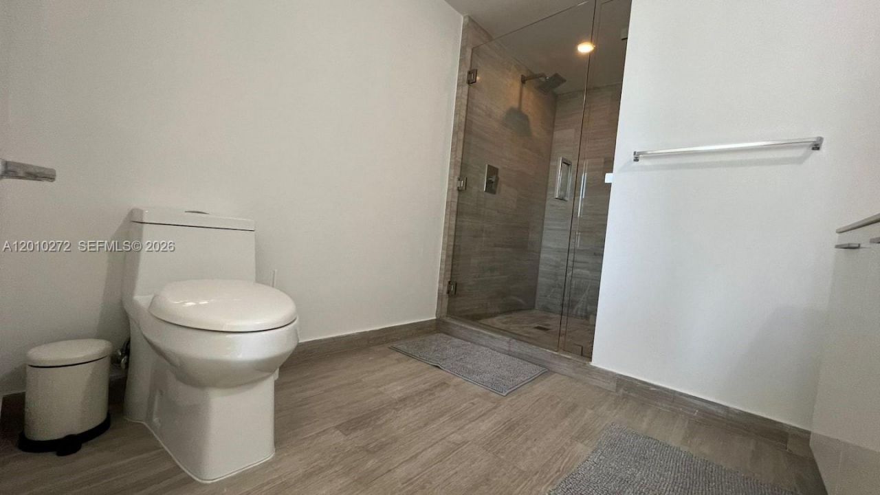1300 Brickell Bay Dr, Unit 3400, Miami, FL 33131 Photo
