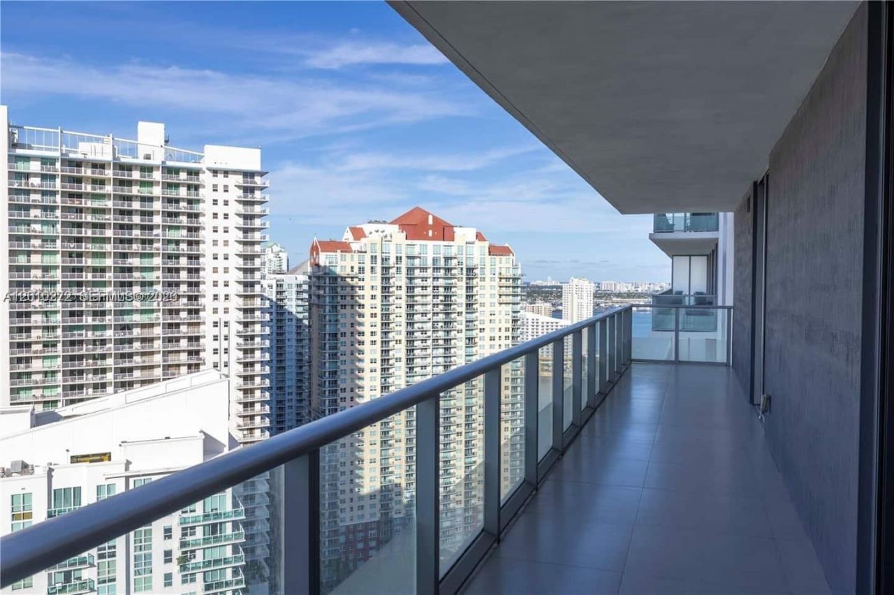 1300 Brickell Bay Dr, Unit 3400, Miami, FL 33131 Photo