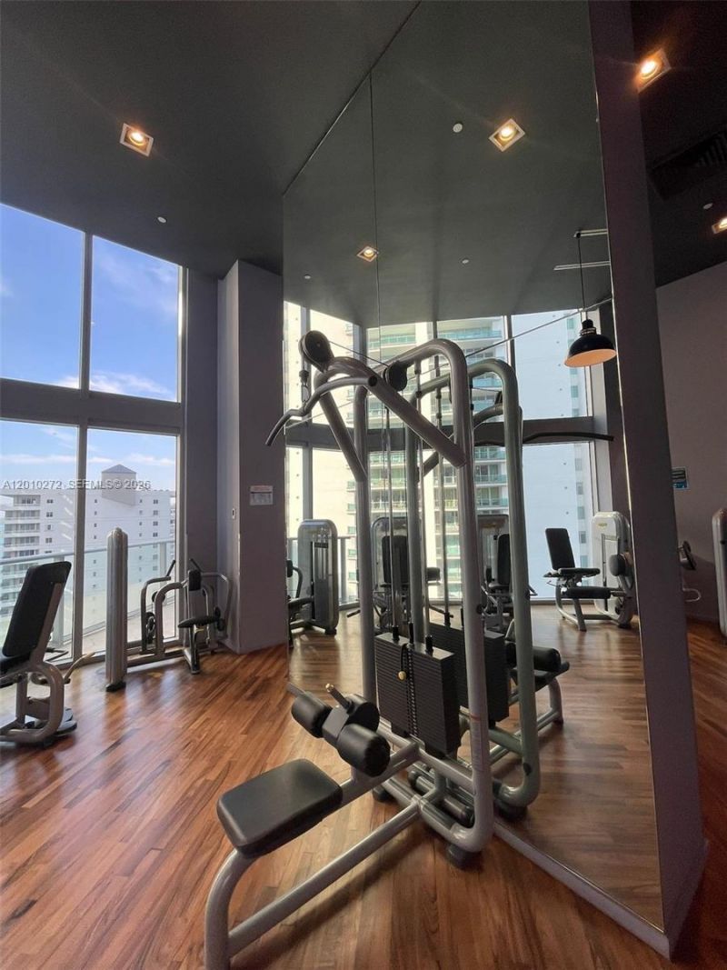1300 Brickell Bay Dr, Unit 3400, Miami, FL 33131 Photo